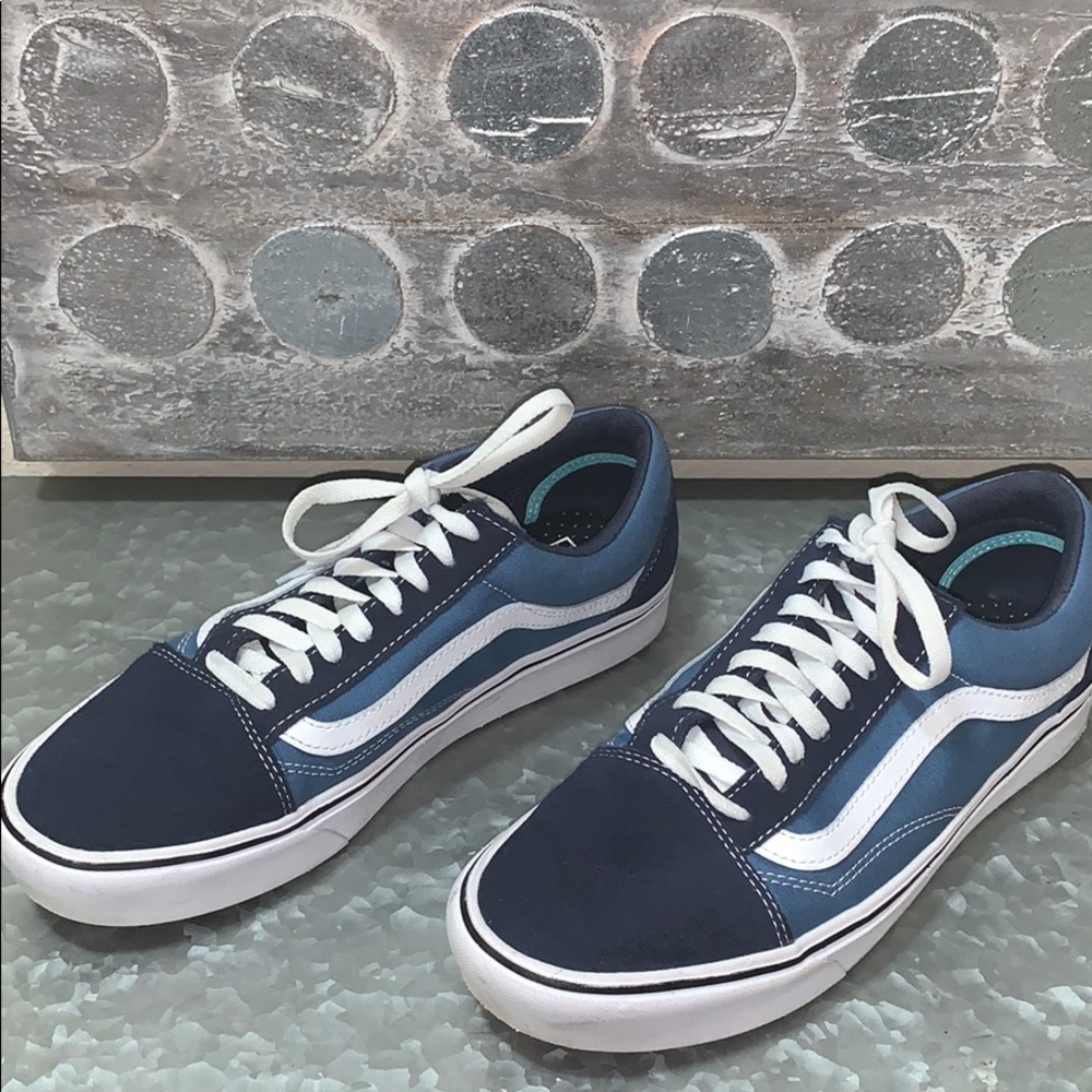 Tennis Shoes